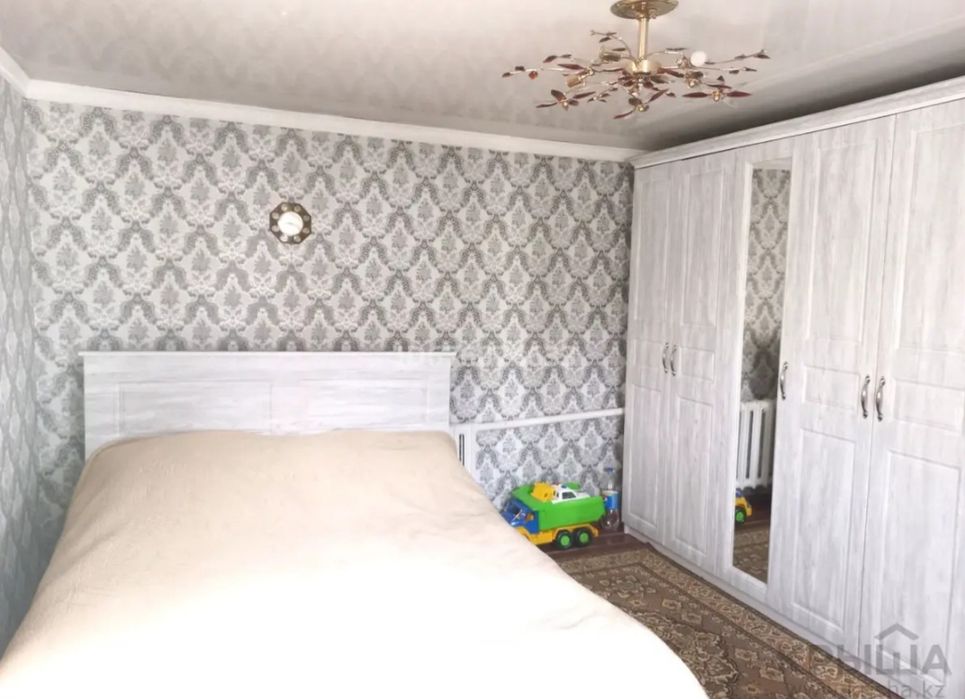 Продам два дома на одном участке