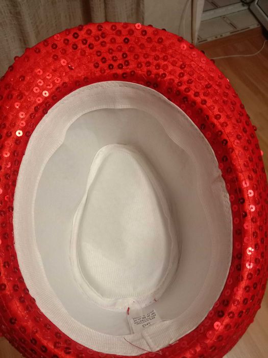 Шляпы для праздника с паетками