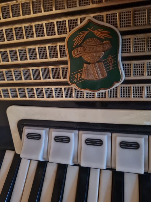 Acordeon Weltmeister 120 bași