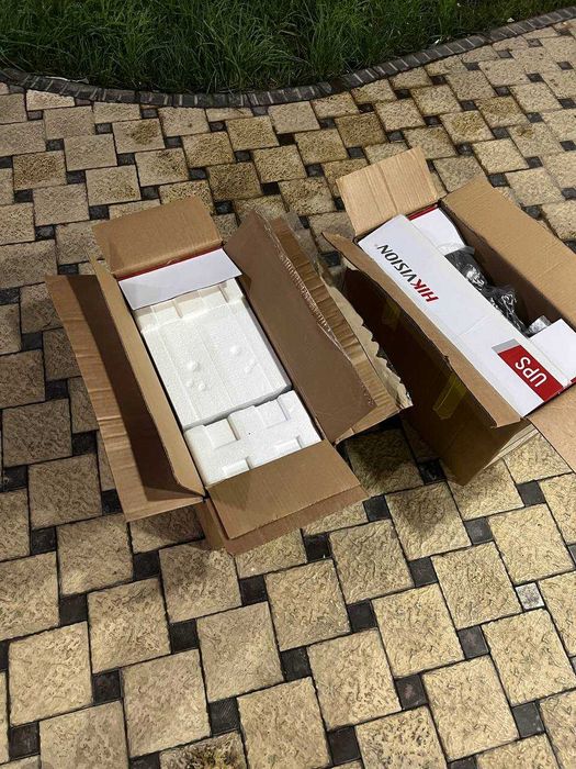 Hikvision UPS Smart 3000VA новый, не использовался, с чеком