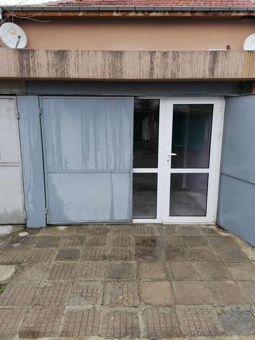 Дава се под наем Магазин в Казанлък - 15 кв.м за 76.5 € - Снимка #8