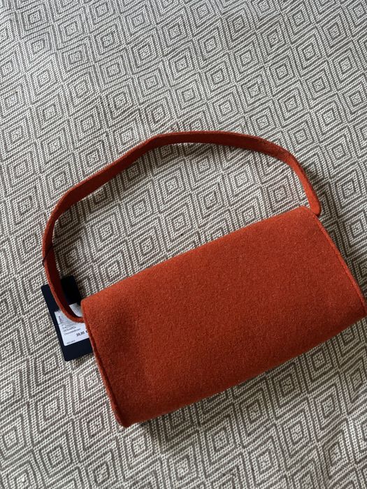 Войлочную сумку-багет продам