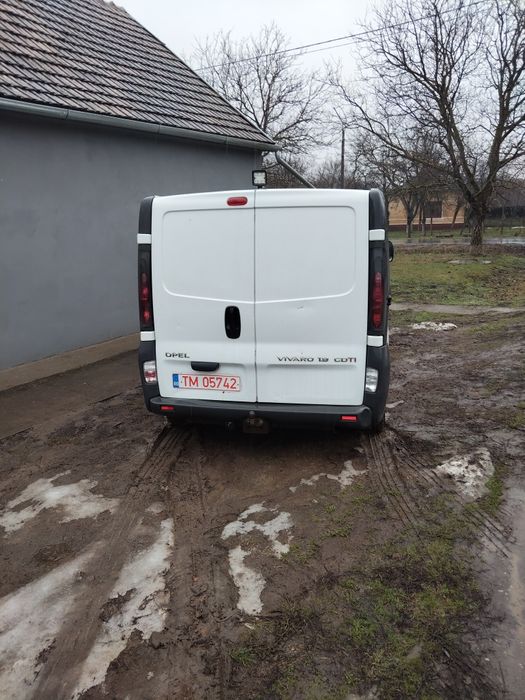 Vând Opel vivaro