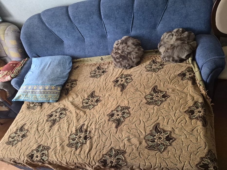 Продам диван и кресло