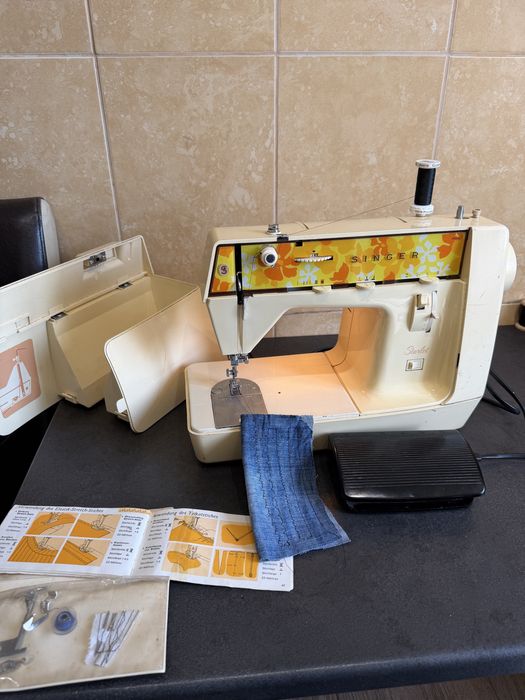 Masina Singer Starlet model 354 cu componente metal