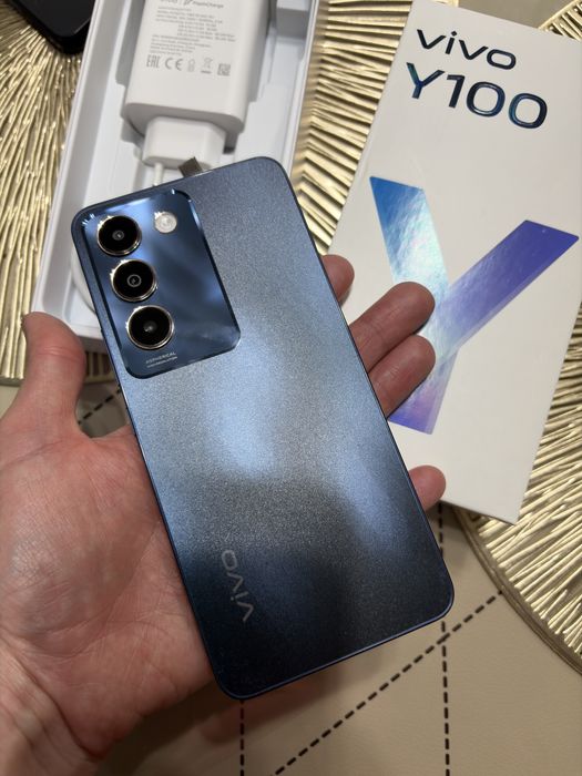 Продам телефон Vivo Y100