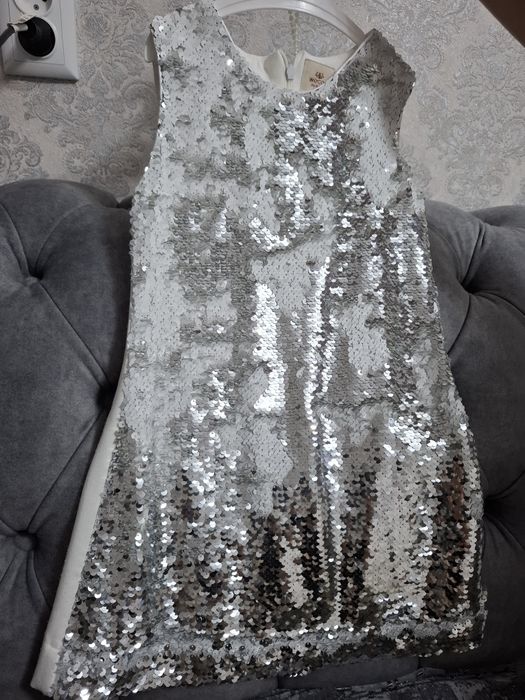 Продам  белое  платье