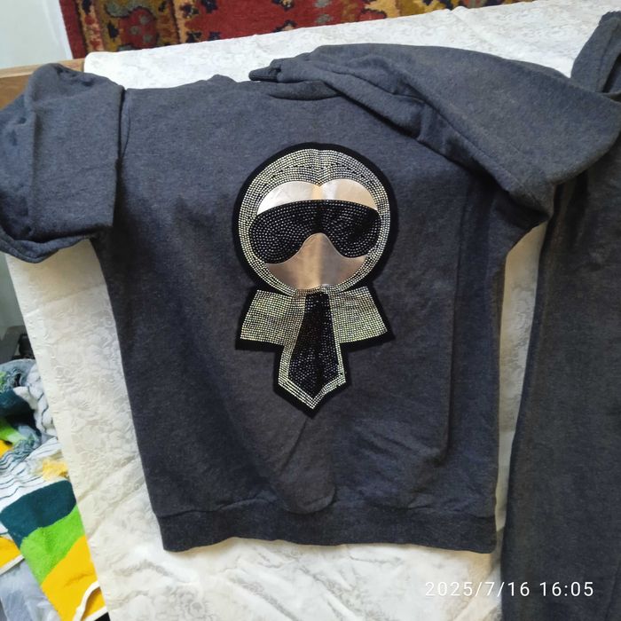 Спортивный  костюм для девочки М