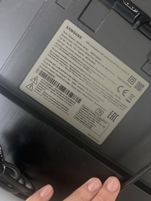 Продам телевизор,требует ремонта