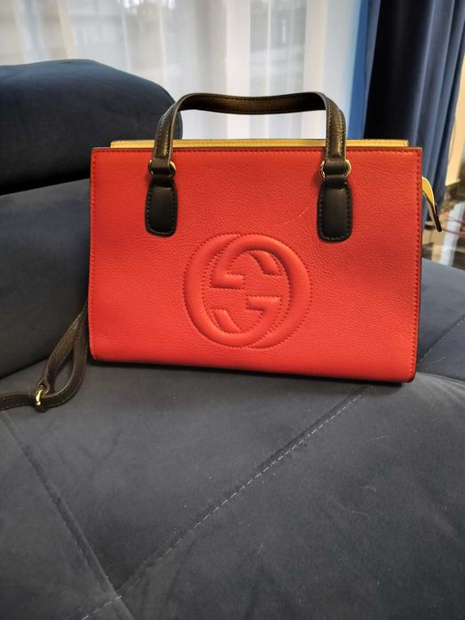 Vând geanta gucci la jumătate de preț în stare buna