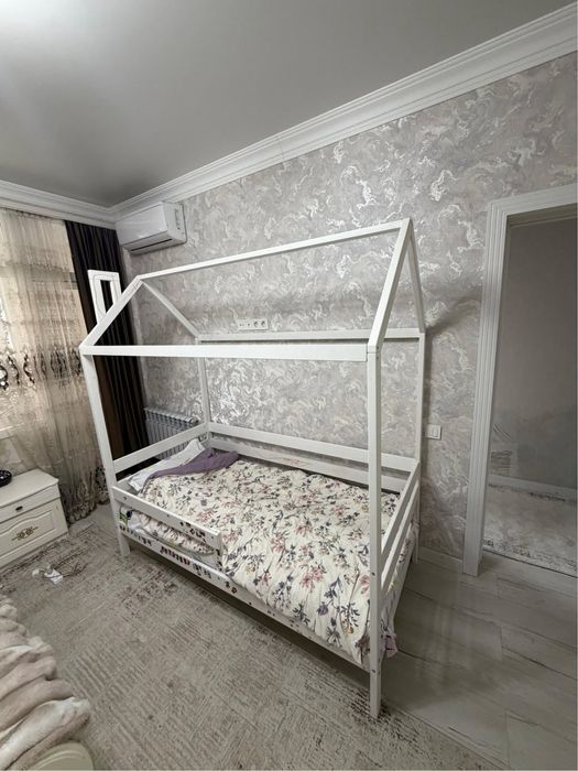 Детская кровать с матрасом