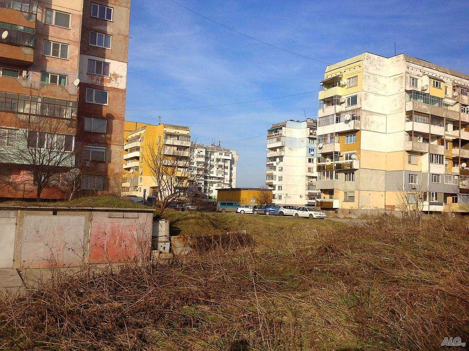 Продава ПАРЦЕЛ 2050 кв.м. за средно строителство, Русе, Чародейка - Юг