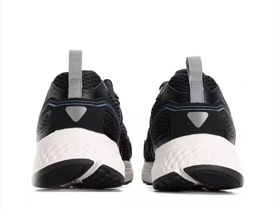 Skechers go run 44 razmer 100% original
