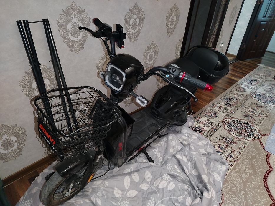 Скутер BONVI 2025