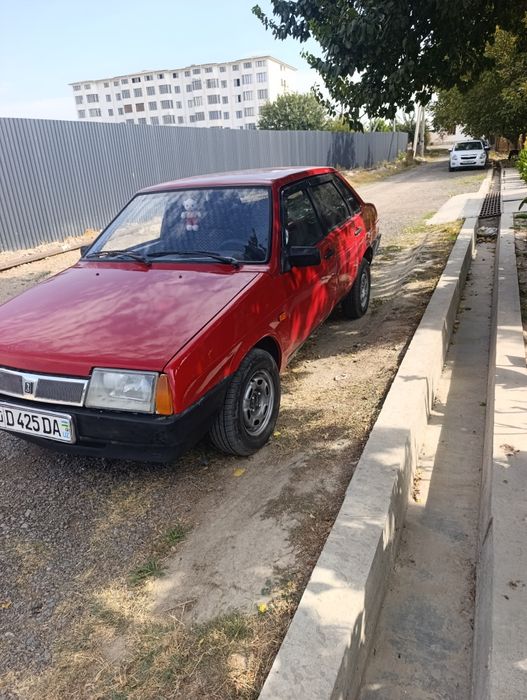 Lada vaz 21099 .