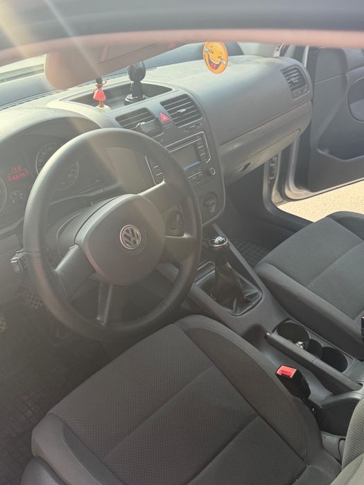 Vând Volkswagen Golf 5