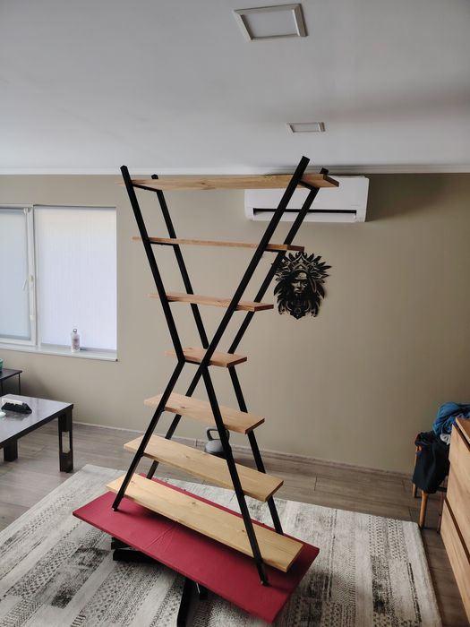 Х образна етажерка от метал и дърво