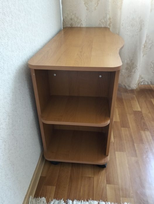 Продам тумбочку под телевизор,