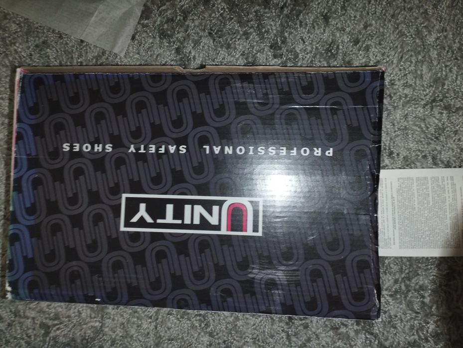 Чисто нови мъжки обувки-боти