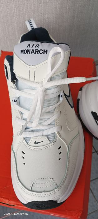 Nike Air Monarch 4