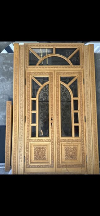 Eshik.Дверь.Yogʻoch eshik.Haqiqiy san’at asari. /Деревянная дверь.