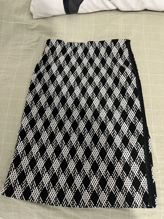 Женская юбка до колен