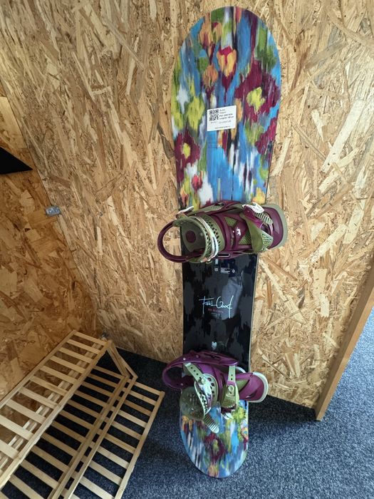 Placă snowboard Burton Feelgood – 149 cm + legături