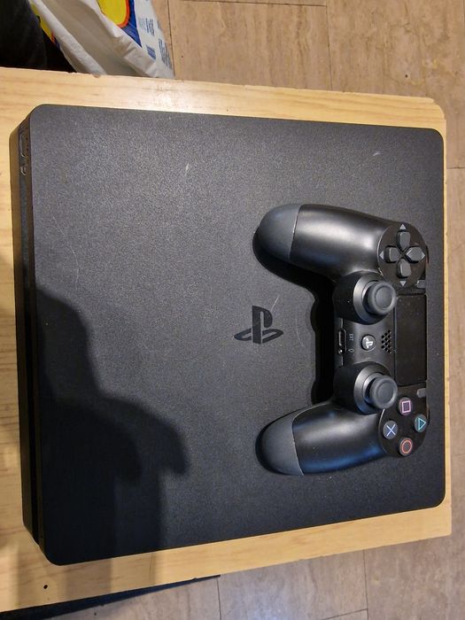 Consola Sony PS4 Slim