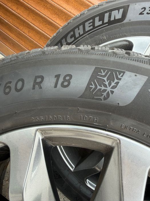 235/60/18 Michelin