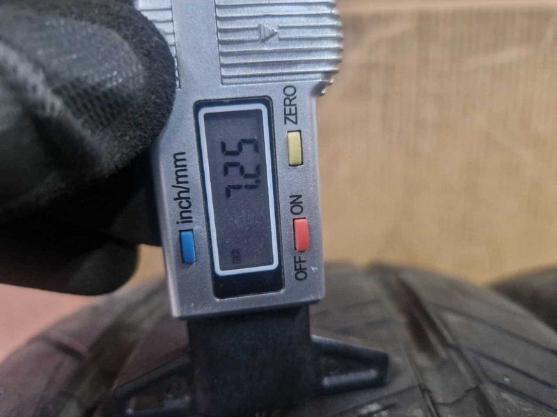 2 Continental R15 C 215/70/ 
летни бусови гуми DOT1822