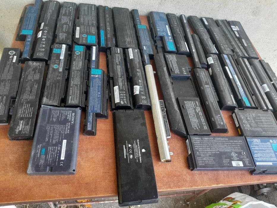 продавам батерии за лаптопи