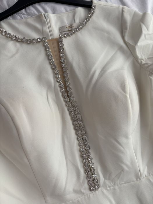 Офицялна Бяла рокля