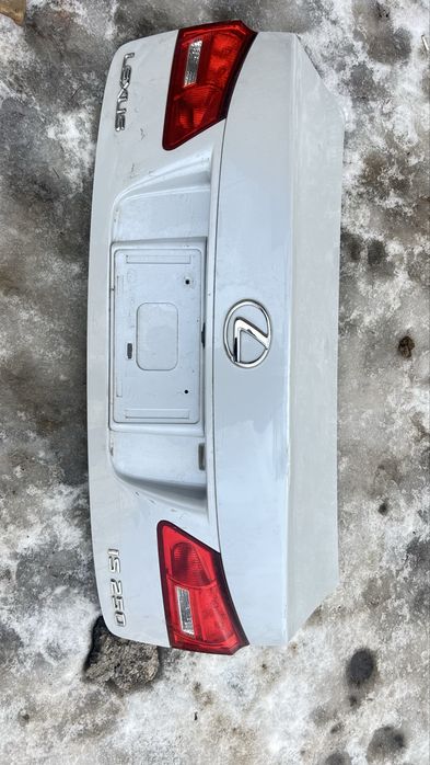 Крышка багажника лексис ис