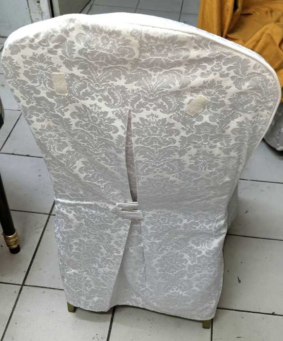 Продам много чехлов для стульев и столов