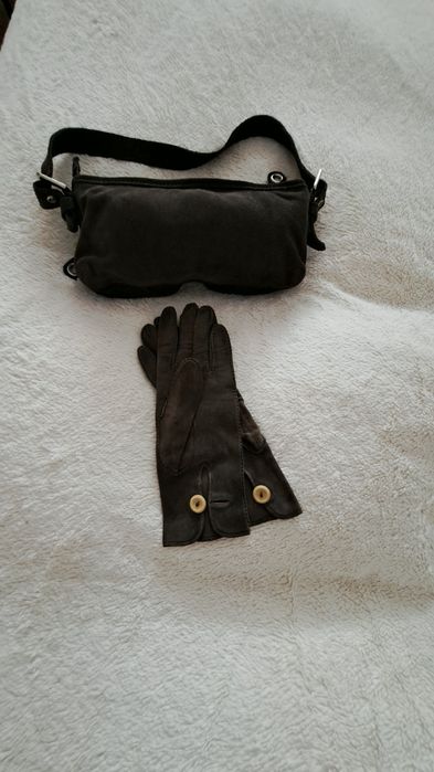 Geanta+ Manusi  ( ambele  piele intoarsa )