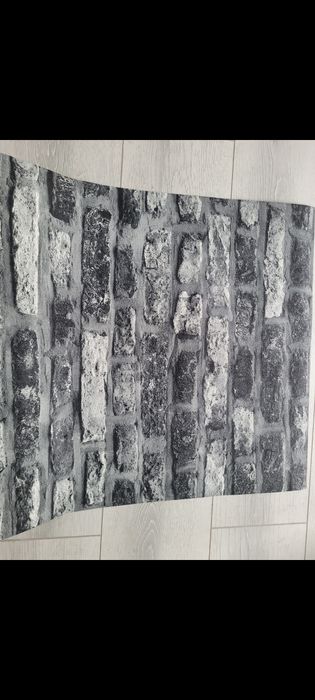 Tapet model caramida neagra si lemn