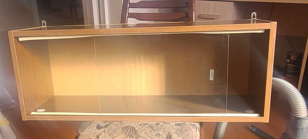 Продается навесная полочка