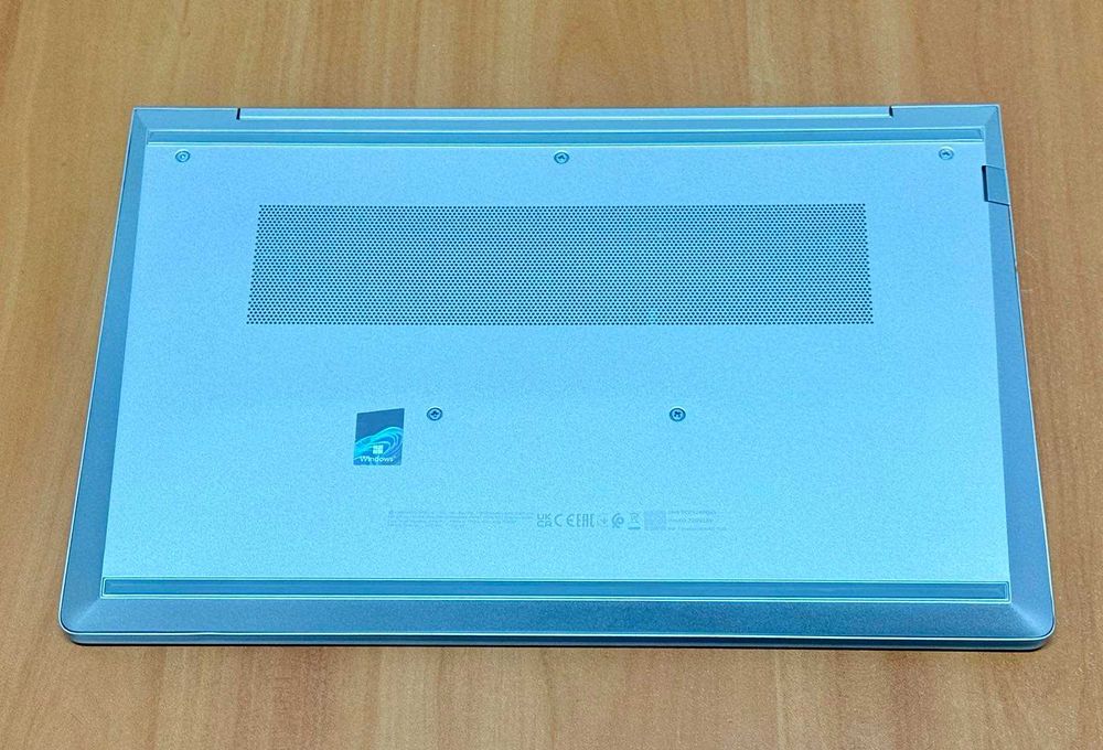 HP EliteBook 645 G10 / AMD Ryzen 5 PRO 7530U (6-Cores) / 16GB DDR4 / 256GB SSD /1 4" FHD IPS /Win 11 pro