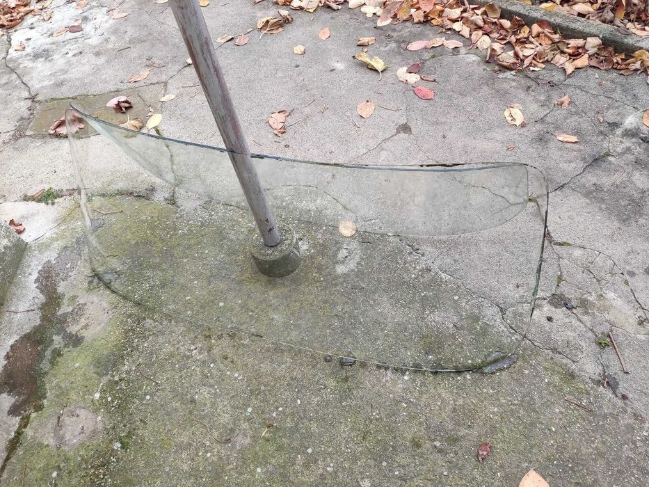 Предно и задно стъкло за Волга Газ 21