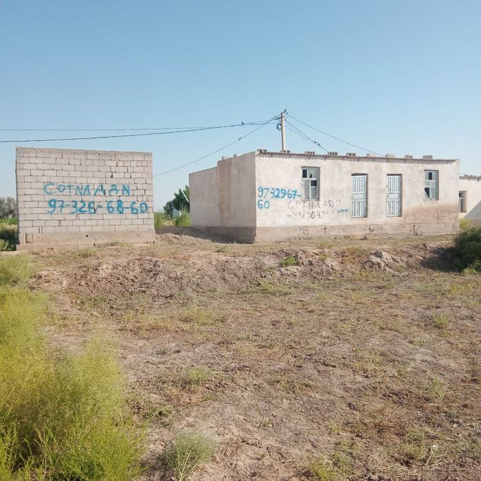 5 хона уй солинган йер участкаси сотилади