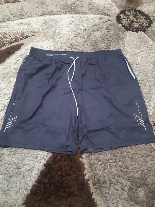 Продам мужские шорты