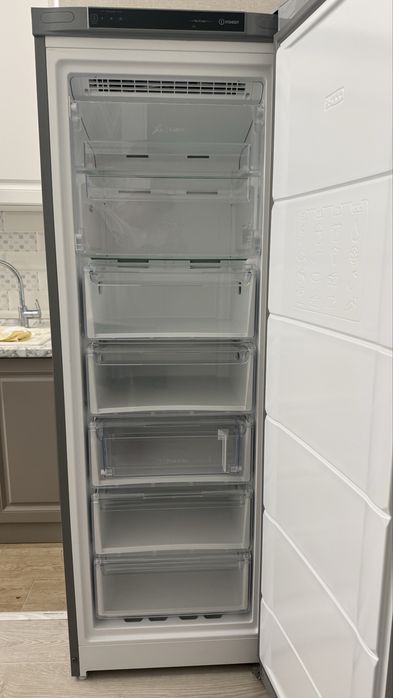 Морозильная камера Indesit