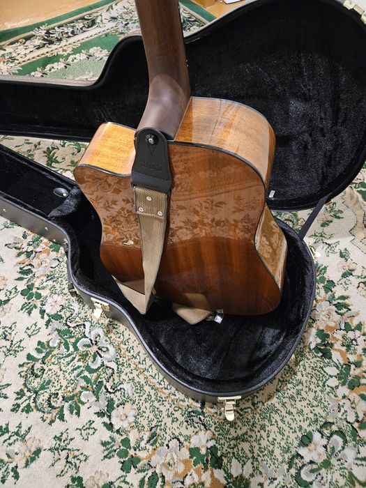 Электроакустическая гитара Alvarez