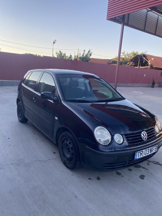 VOLKSWAGEN Polo