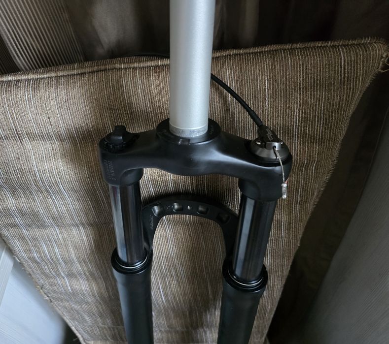 Вилка suntour XCR 32