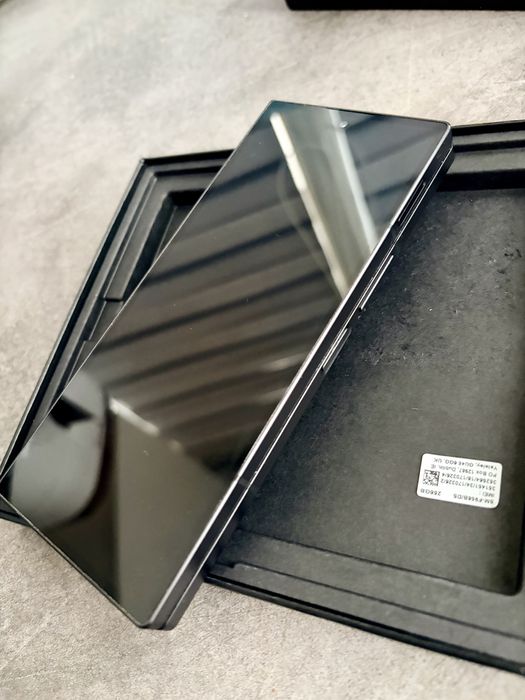 Samsung Z Fold 6 black edition