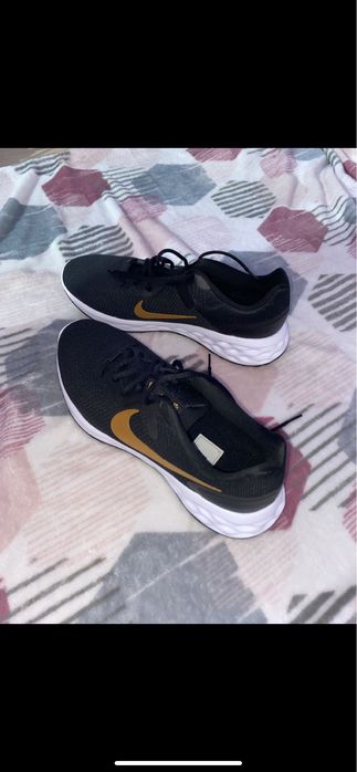 Adidasi nike sport