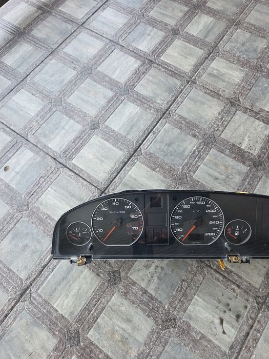 Щиток прибор Ауди А6 С4 Привозные. Orginal