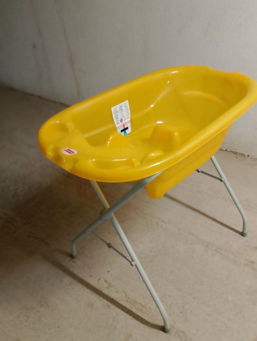 Бебешко корито със стойка