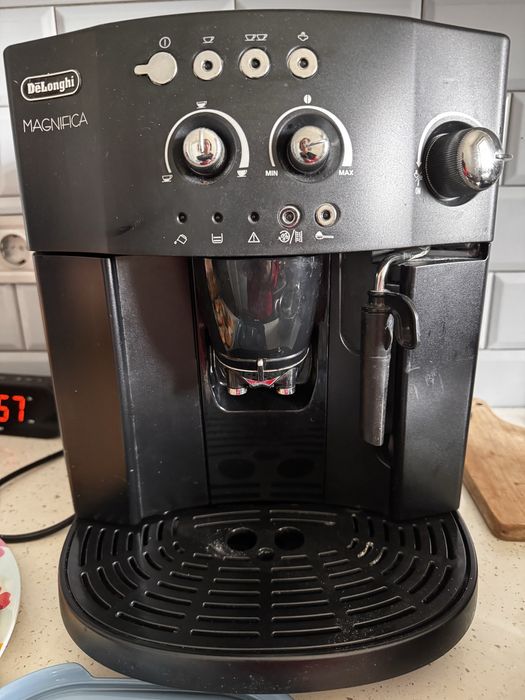 Vand expresor Delongi